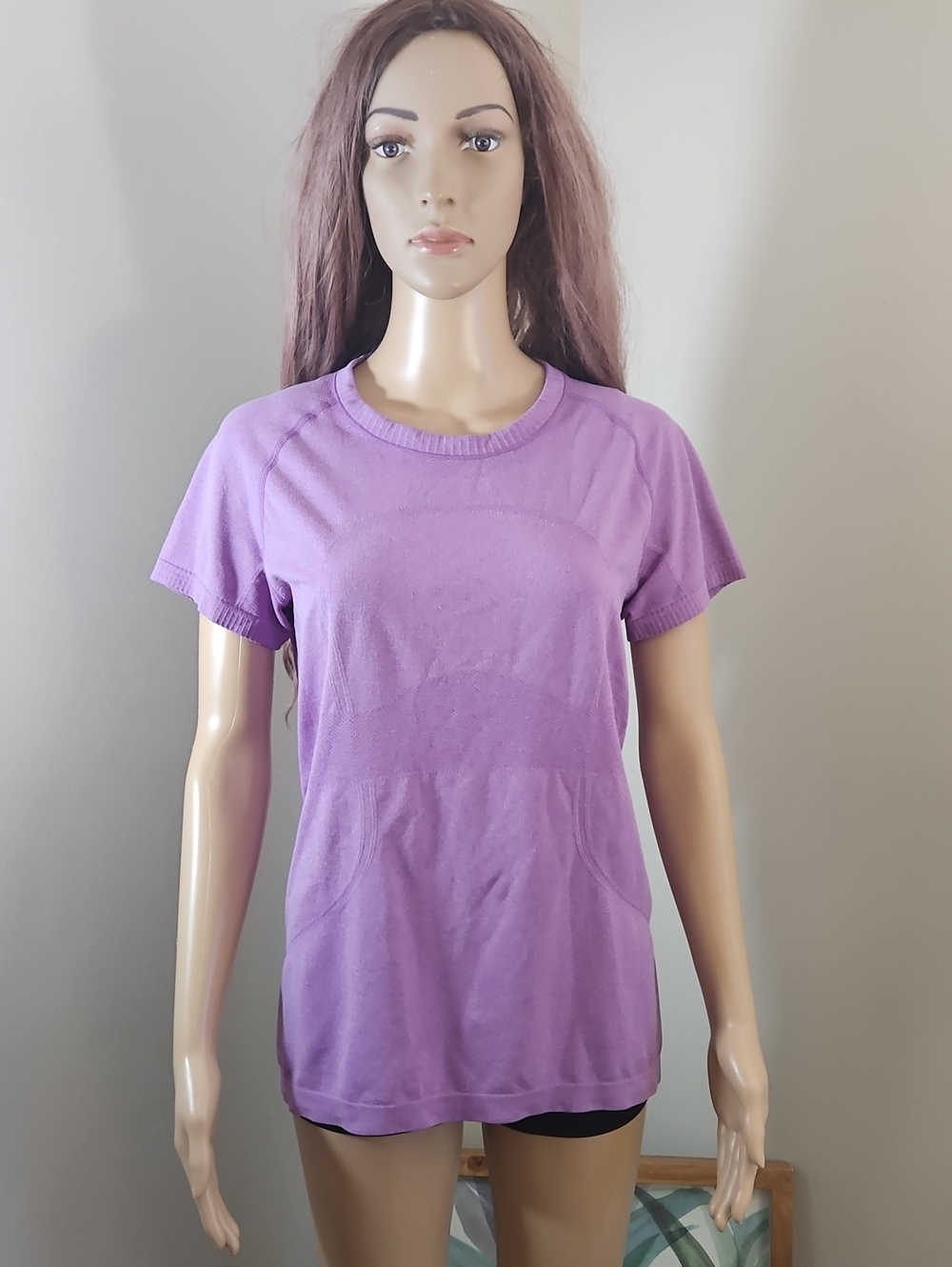 lululemon athletica Lavender Short Sleeve Crewneck Tee T Shirt Purple